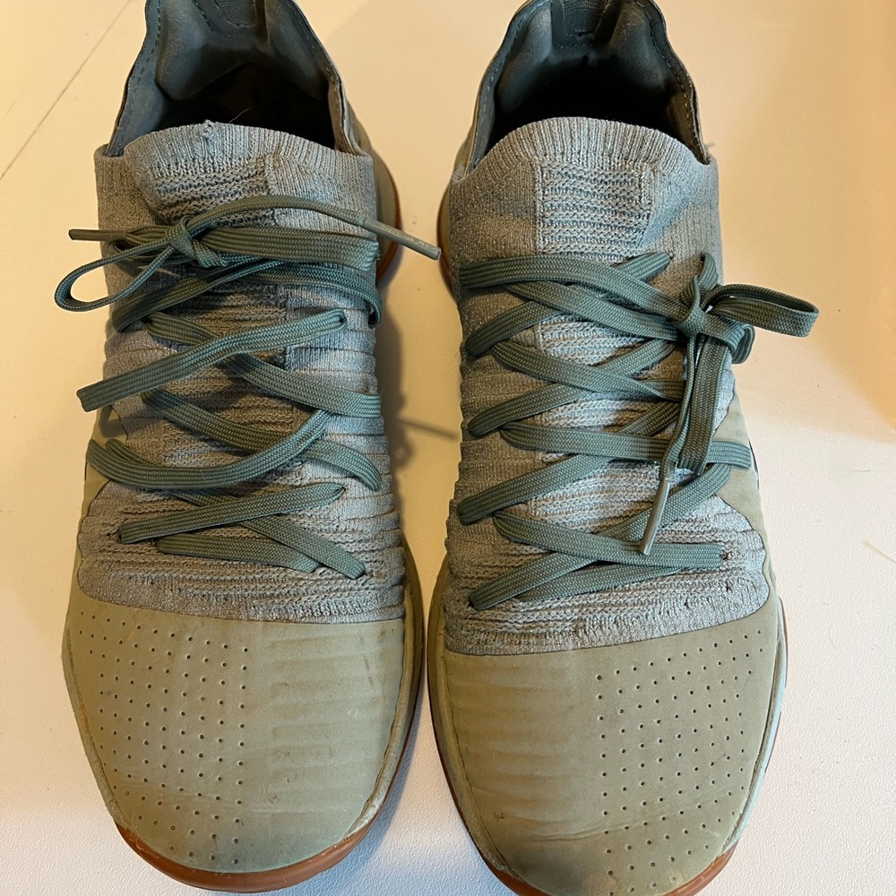 Under Armour Curry 4 Low Stylish Green Athletic Sneakers
